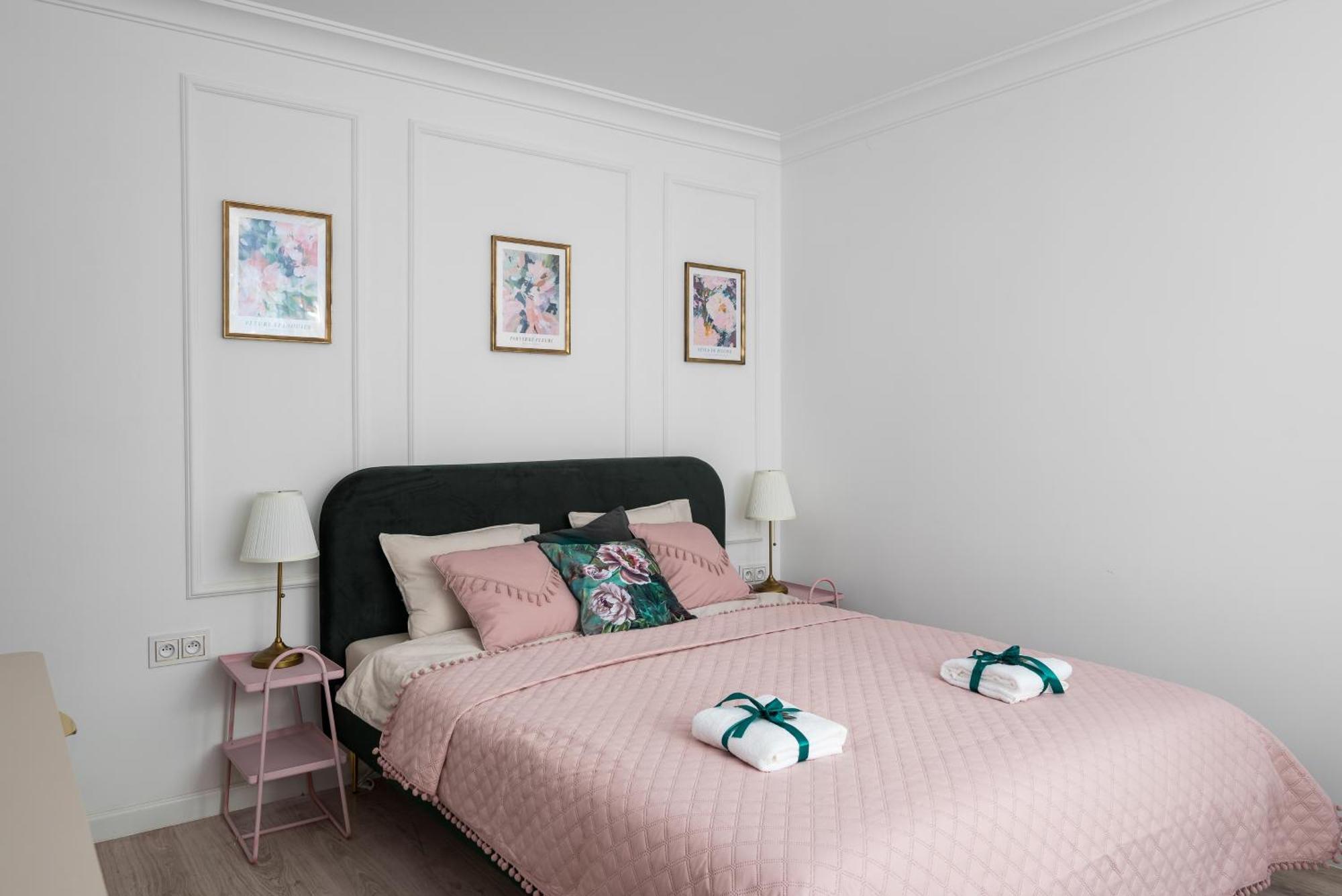 Lovely Downtown Studio At Most Lively Hoza Street, Discover Warsaw On Foot Varsóvia Exterior foto